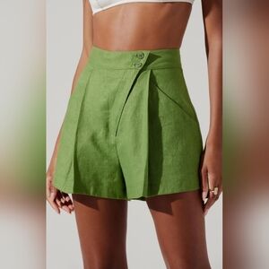 ASTR The Label Kerrigan Green Linen Pleated Asymmetrical High Rise Shorts